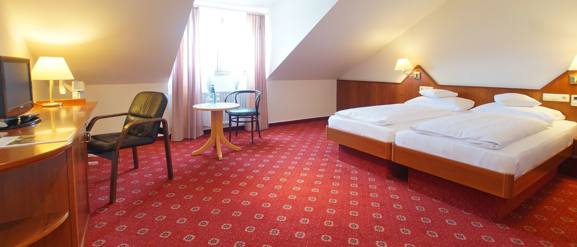 布莱萨赫市酒店 莱茵河畔的布赖萨赫 客房 照片